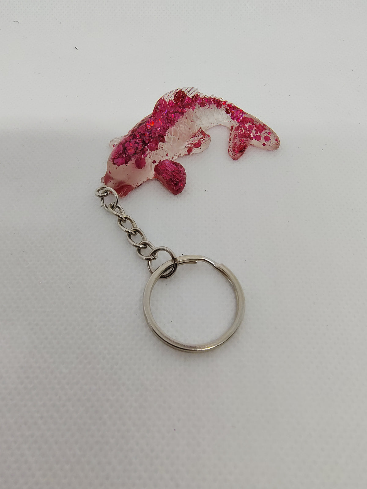 Porte-Clés Carpe Koï en Résine Époxy – Création Artisanale