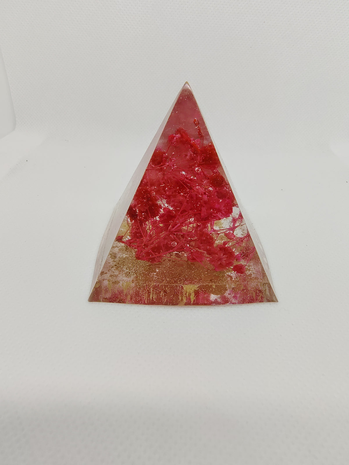 Pyramide en Résine Époxy – Décoration Artisanale
