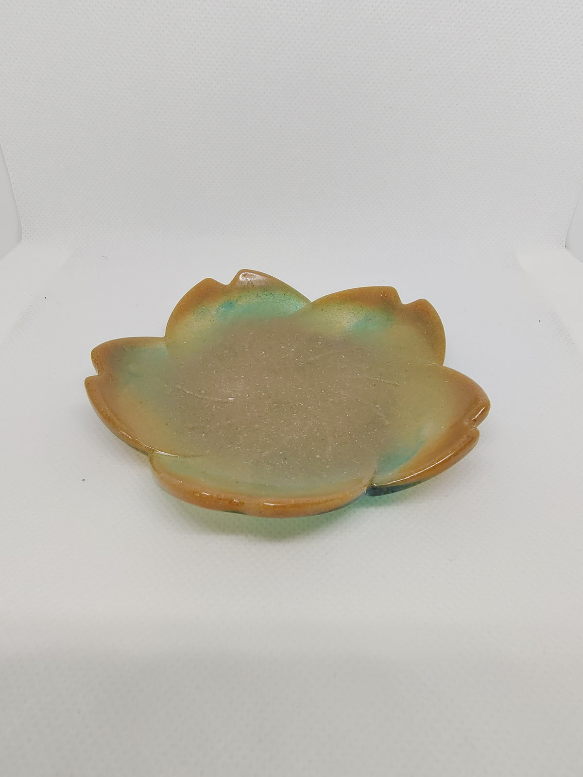 Vide-Poche ou porte savon lotus en Résine Époxy – Décoration Artisanale