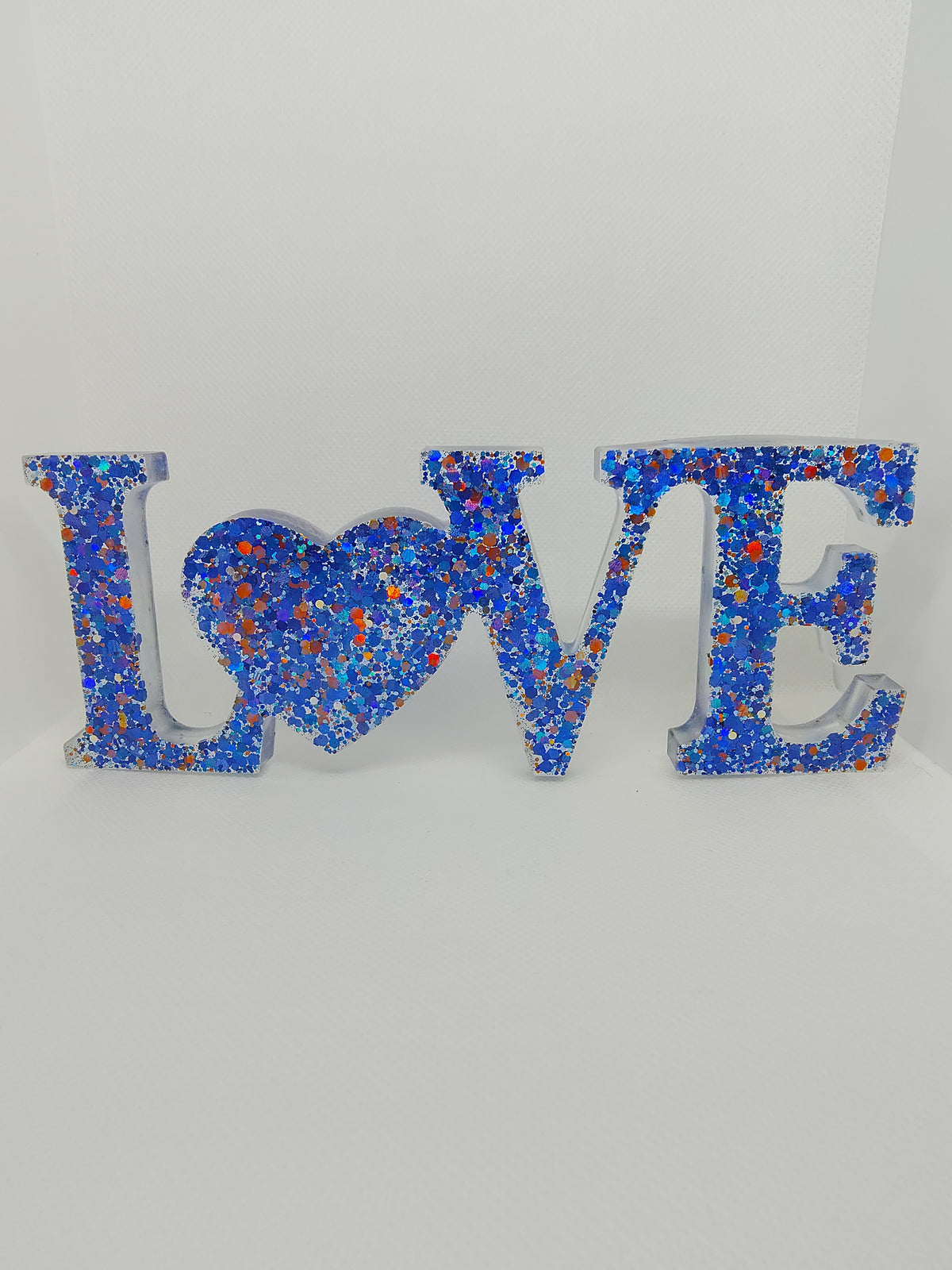 Décoration LOVE en Résine Époxy – Création Artisanale