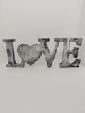 Décoration LOVE en Résine Époxy – Création Artisanale