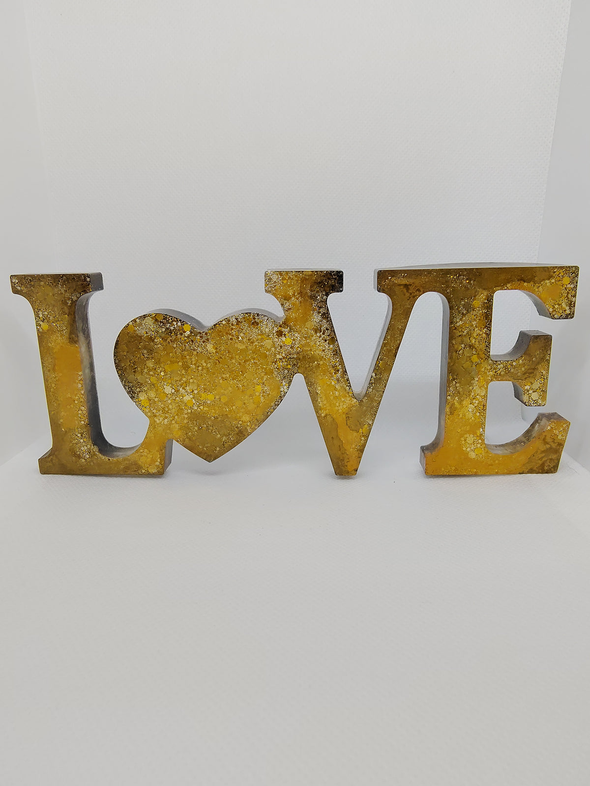 Décoration LOVE en Résine Époxy – Création Artisanale