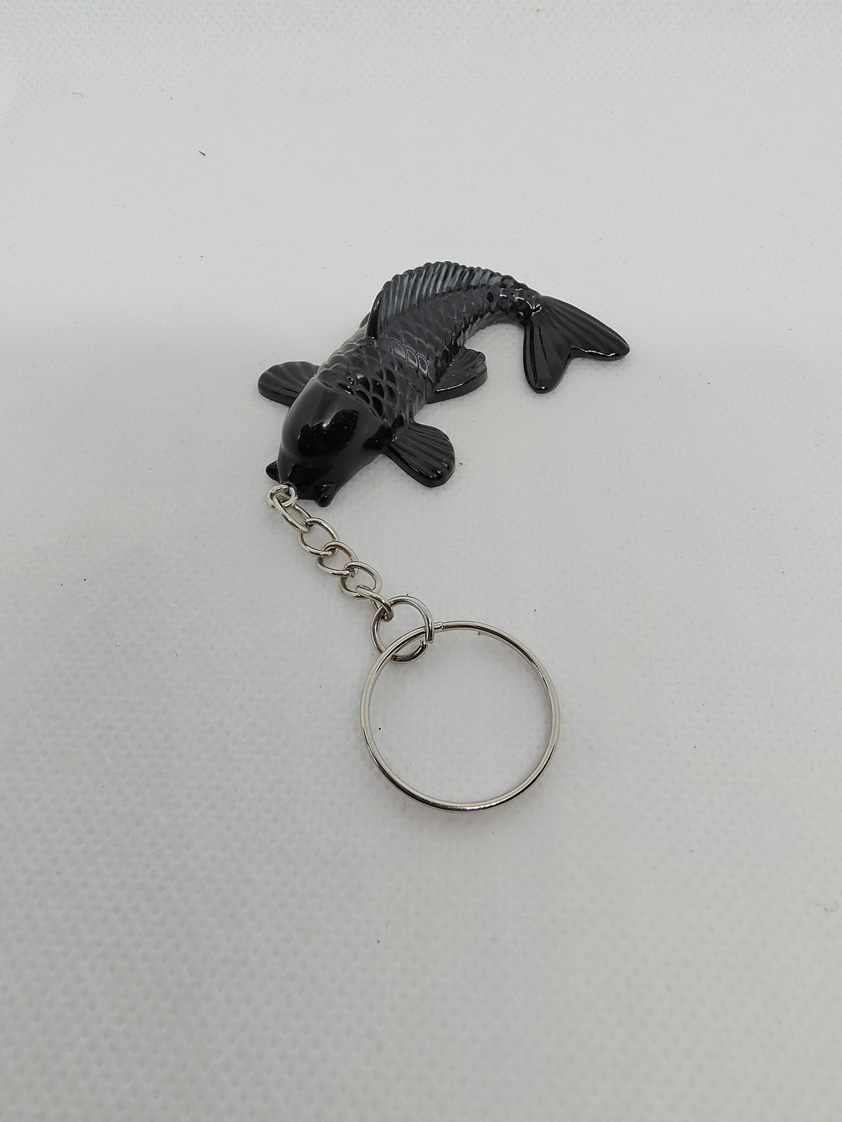 Porte-Clés Carpe Koï en Résine Époxy – Création Artisanale