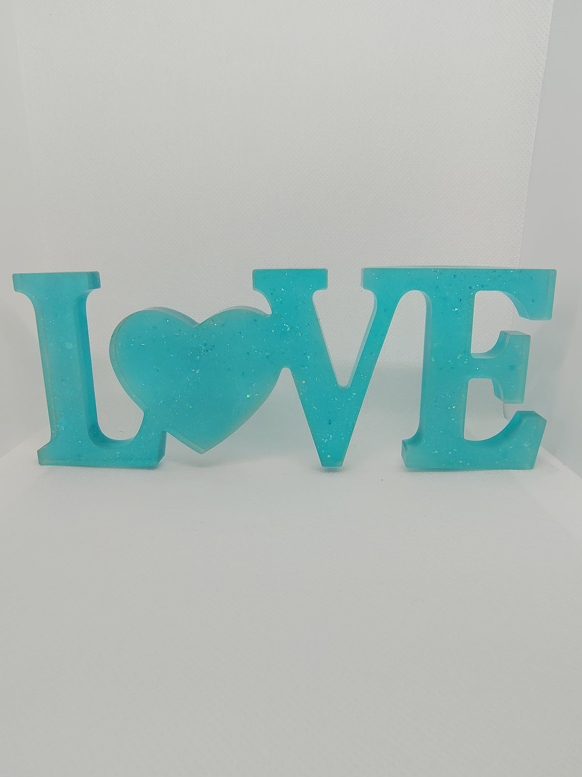 Décoration LOVE en Résine Époxy – Création Artisanale